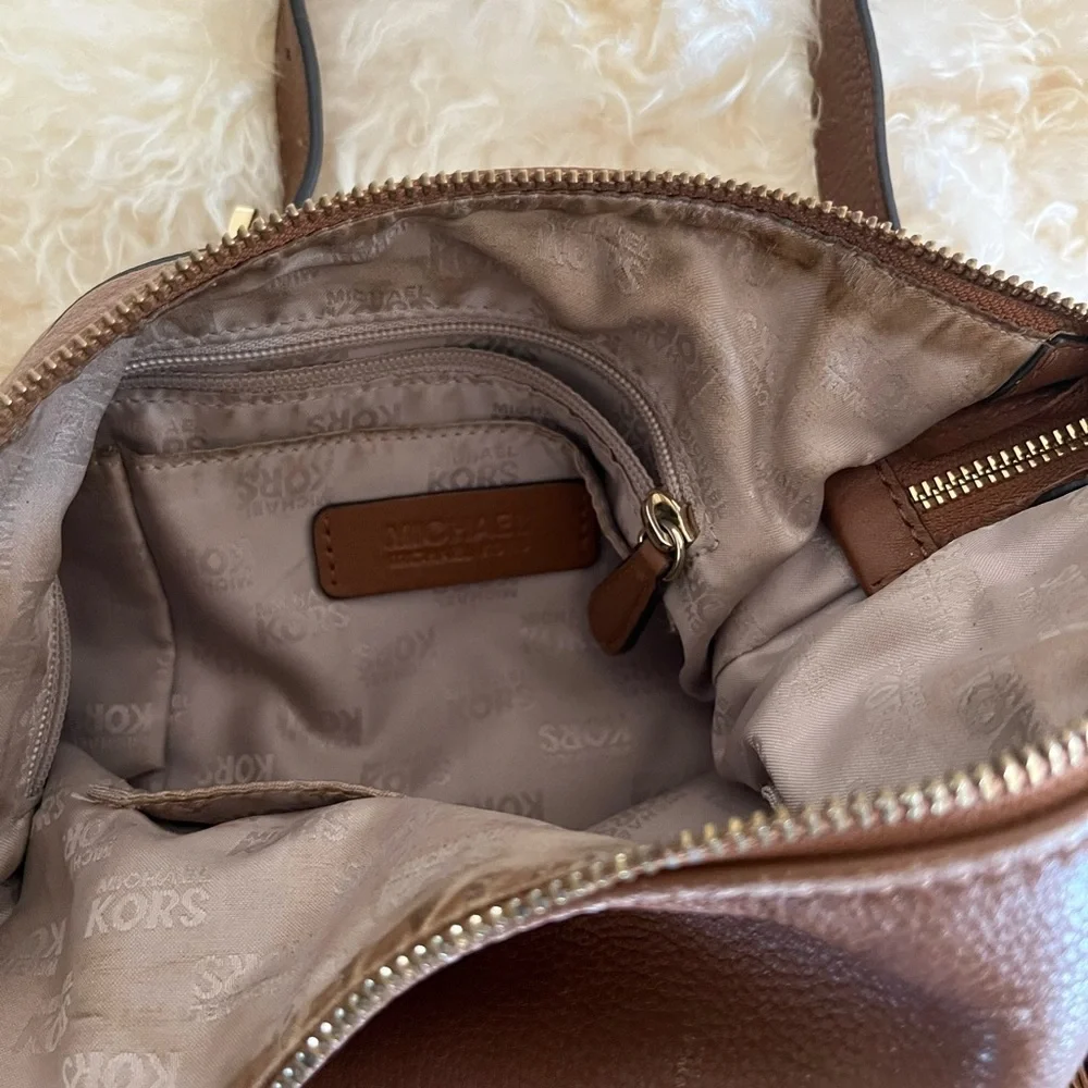 Michael Kors Tan Leather Shoulder Bag with Tassel - Picture 4 of 6